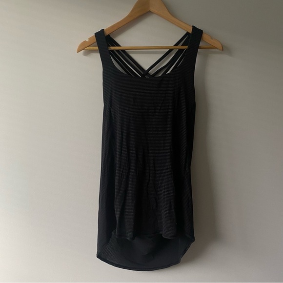 lululemon Workout Top Lace Back Vent Black and Silver - Picture 1 of 6